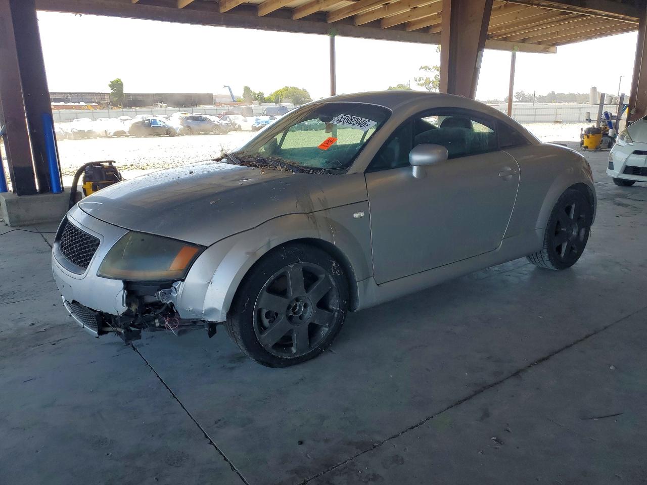 2001 Audi TT, VIN TRUWX28N911026759 — Перед