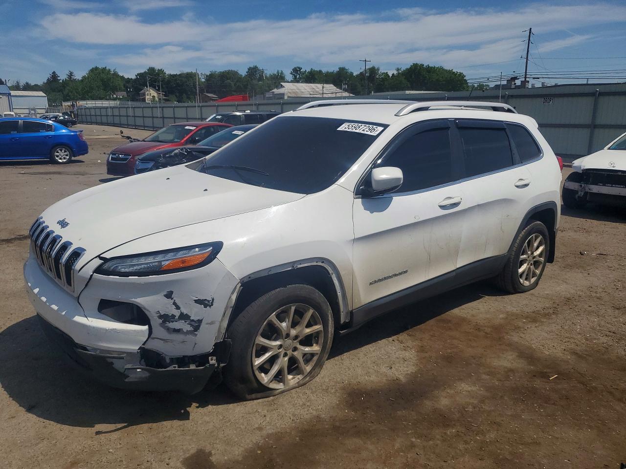 2018 Jeep Cherokee Latitude, VIN 1C4PJLCB7JD590203 — Front end