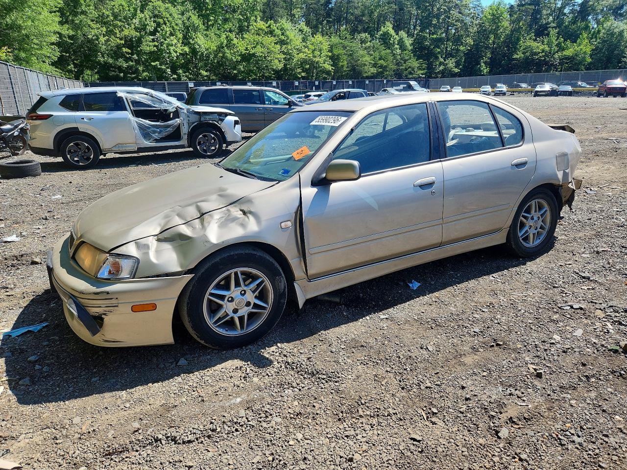 2002 Infiniti G20 Luxury, VIN JNKCP11A02T507289 — Front end