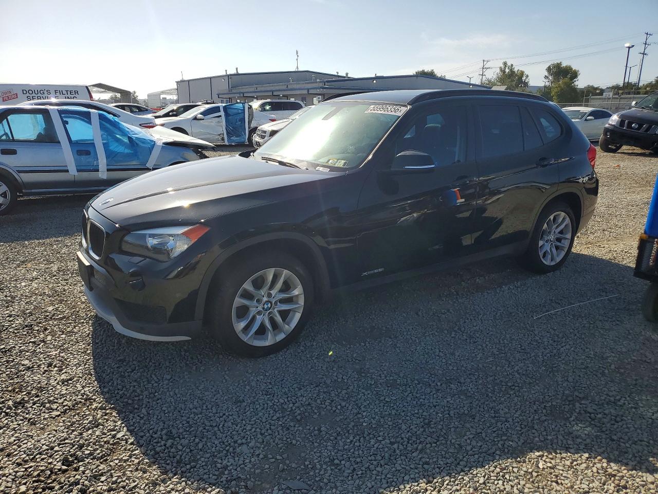 2015 BMW X1 xDrive28i, VIN WBAVL1C51FVY37360 — Front end