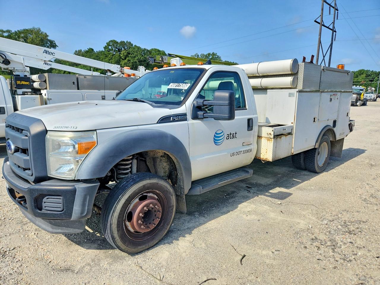 2013 Ford F-450 XL, VIN 1FDUF4GY9DEA42738 — Minor dents and scratches