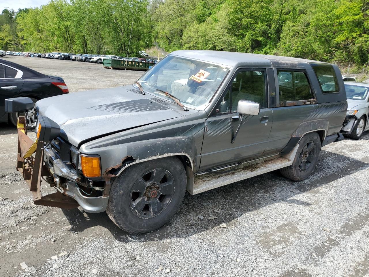 1988 Toyota 4Runner, VIN JT3VN66W4J0005603 — Front end