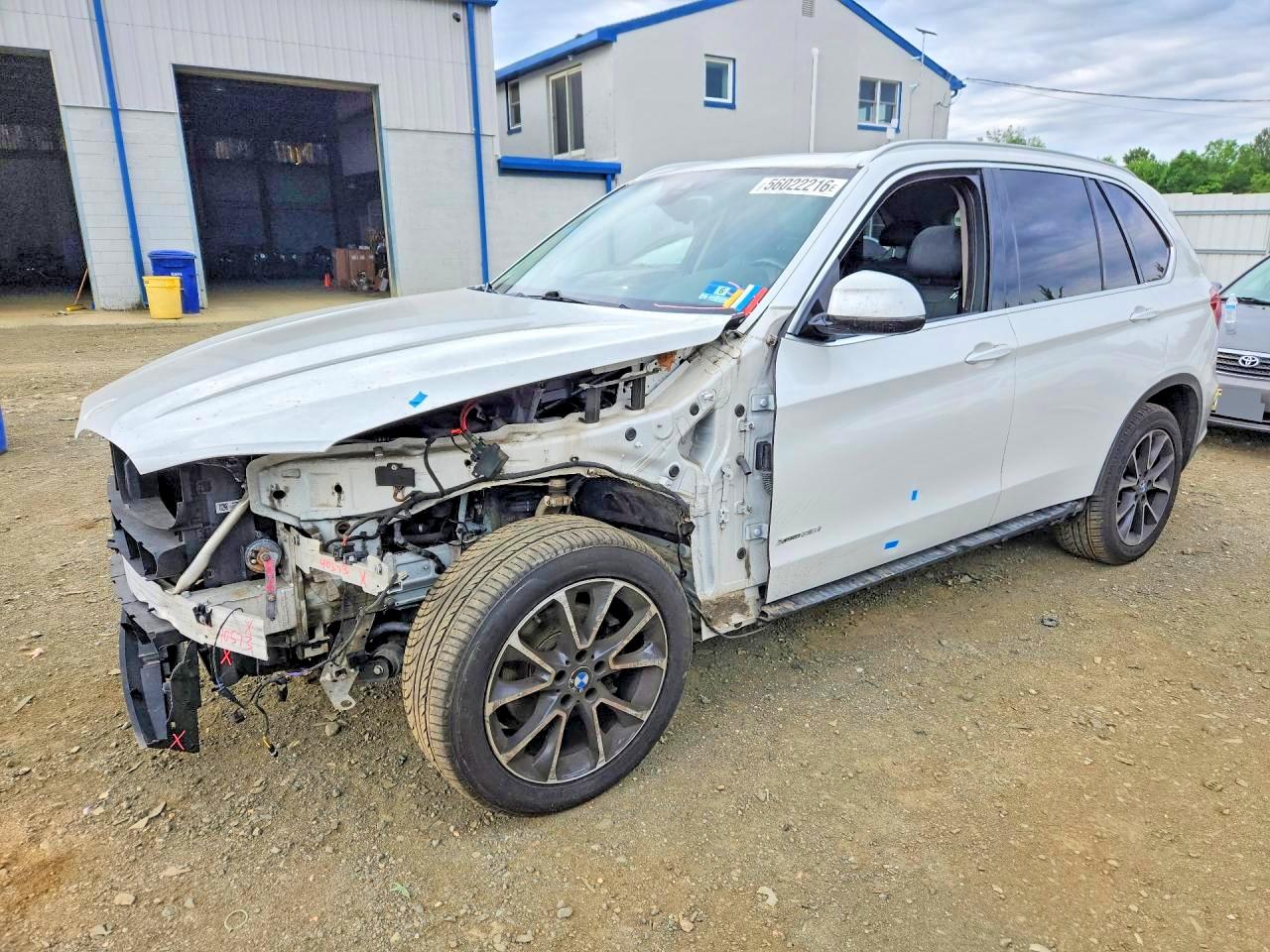 2015 BMW X5 xDrive35i, VIN 5UXKR0C55F0P07317 — Front end