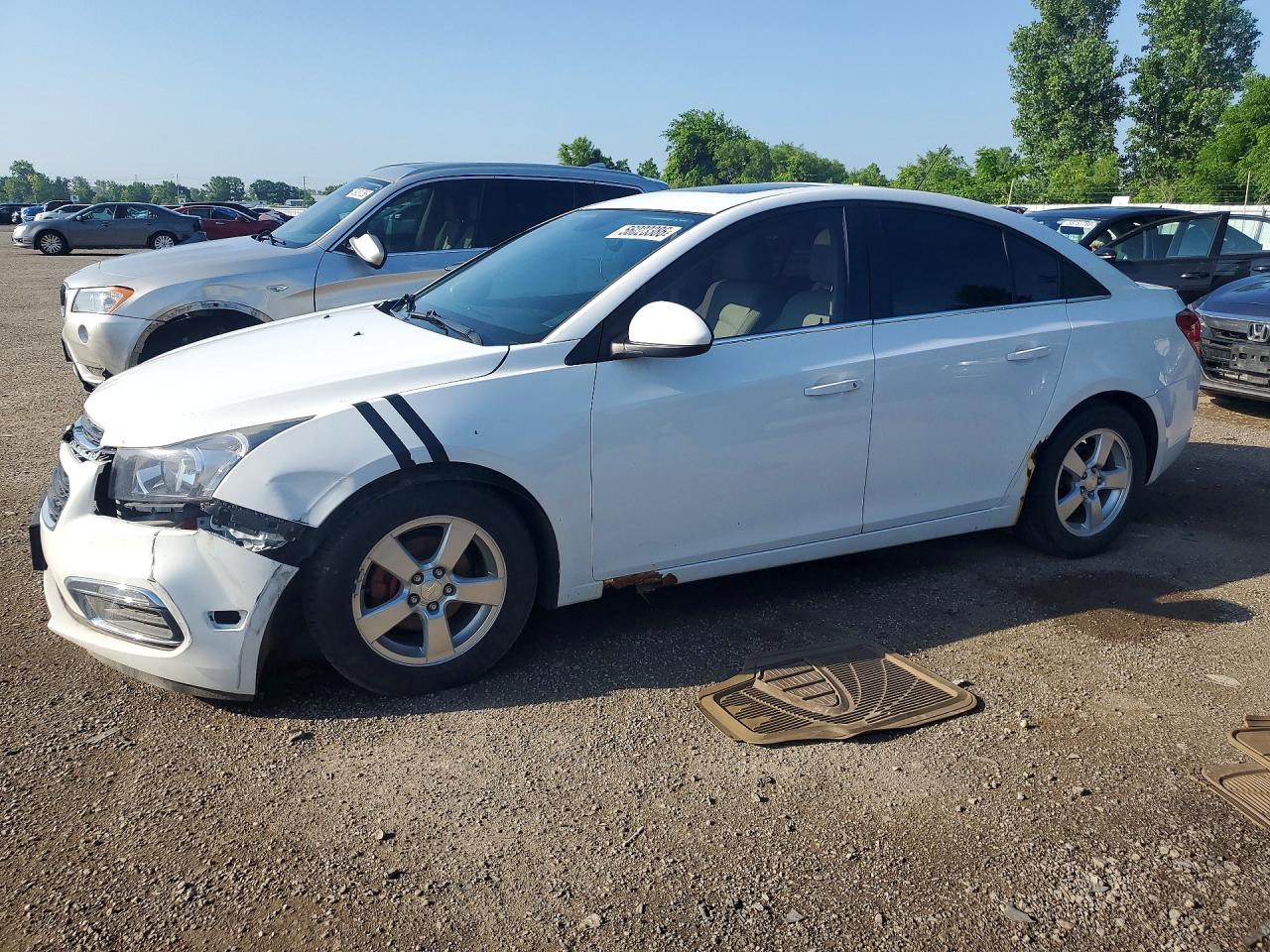2015 Chevrolet Cruze LT, VIN 1G1PE5SB2F7156657 — Front end