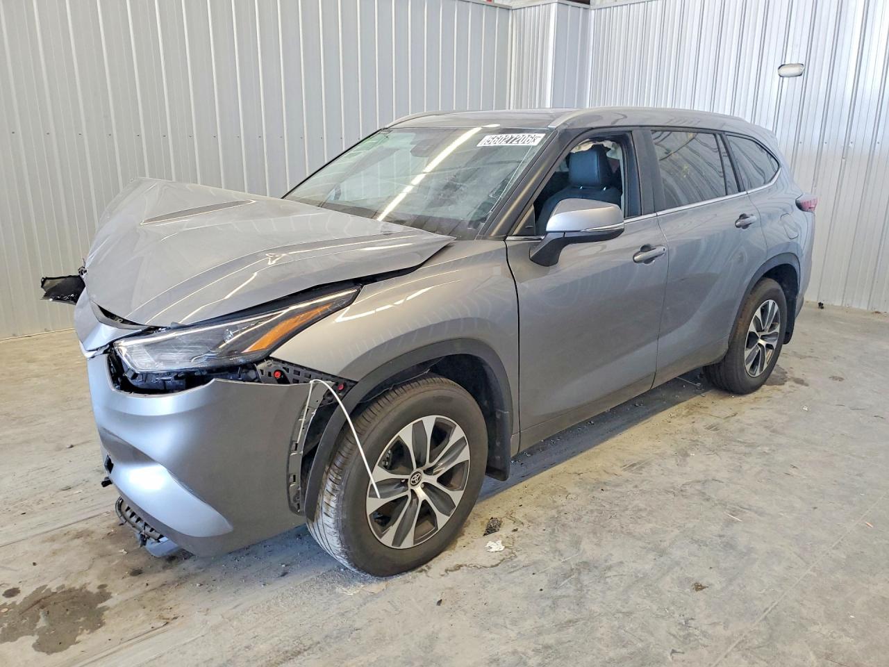 2026 Toyota Highlander XLE, VIN 5TDKDRBH8TS600464 — Front end