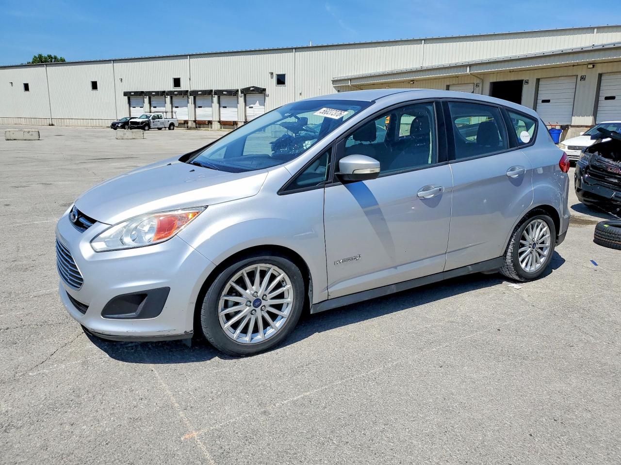 2016 Ford C-Max SE, VIN 1FADP5AUXGL120303 — Перед