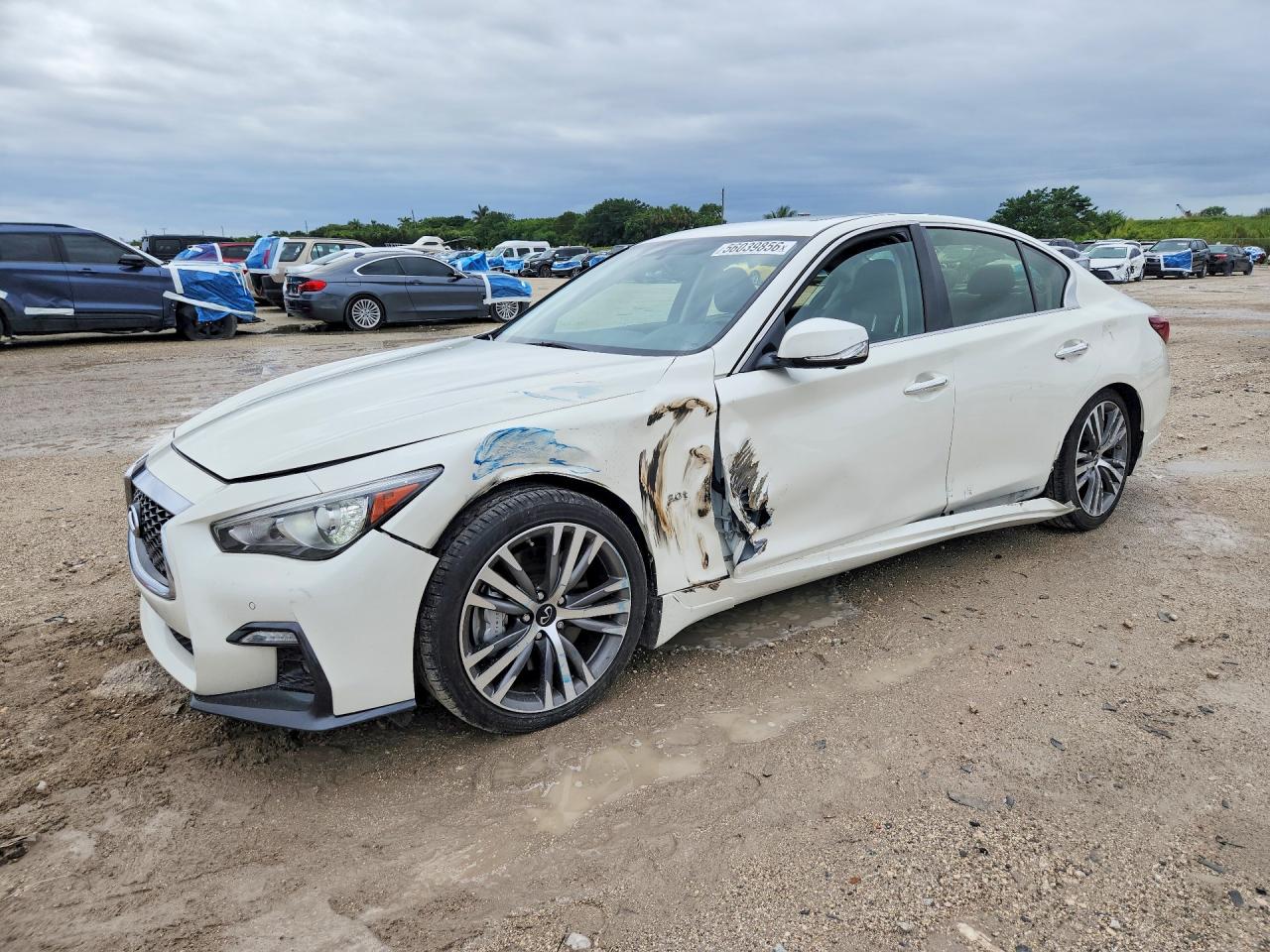 2020 Infiniti Q50 Luxe, VIN JN1EV7AP0LM204129 — Side