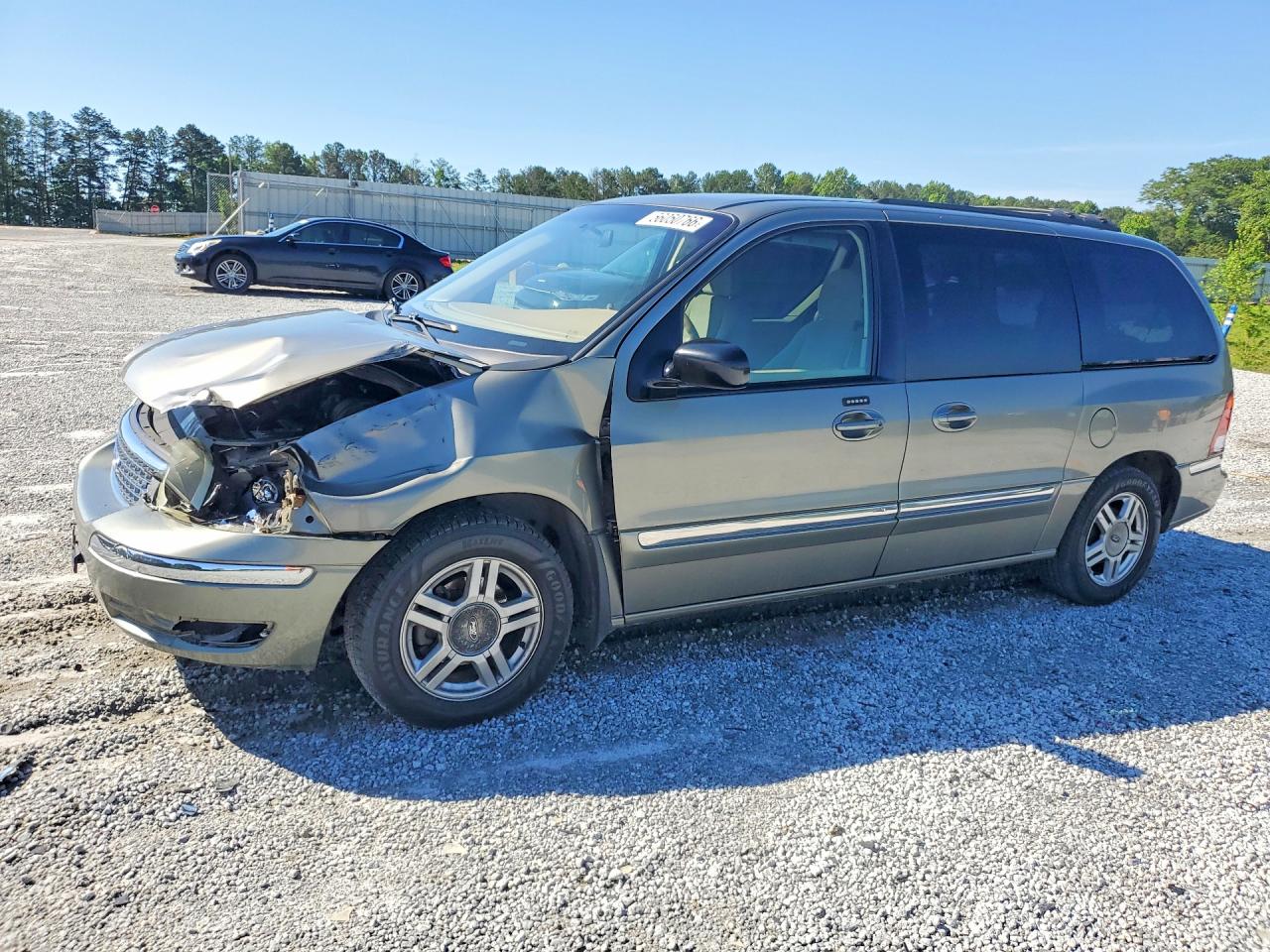 2003 Ford Windstar SE, VIN 2FMZA52403BB44664 — Front end