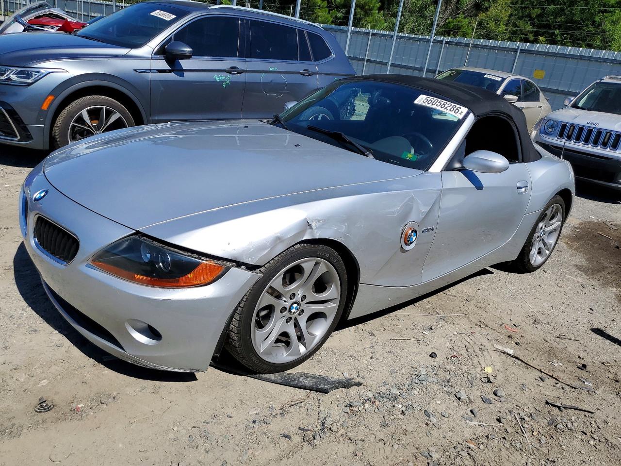 2003 BMW Z4 2.5i, VIN 4USBT33483LR64522 — Перед