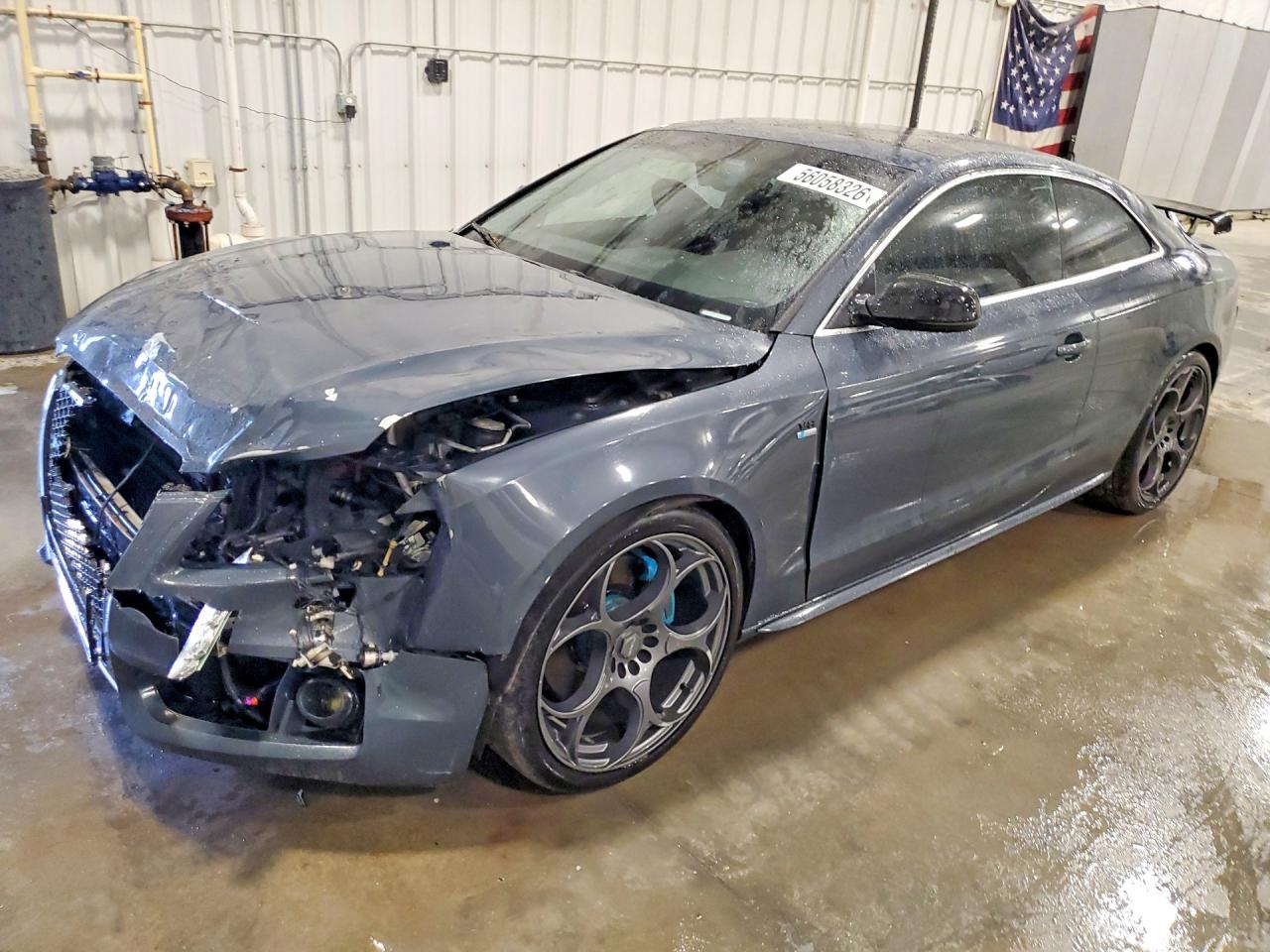 2011 Audi S5 Premium Plus, VIN WAUCVAFR4BA001978 — Перед