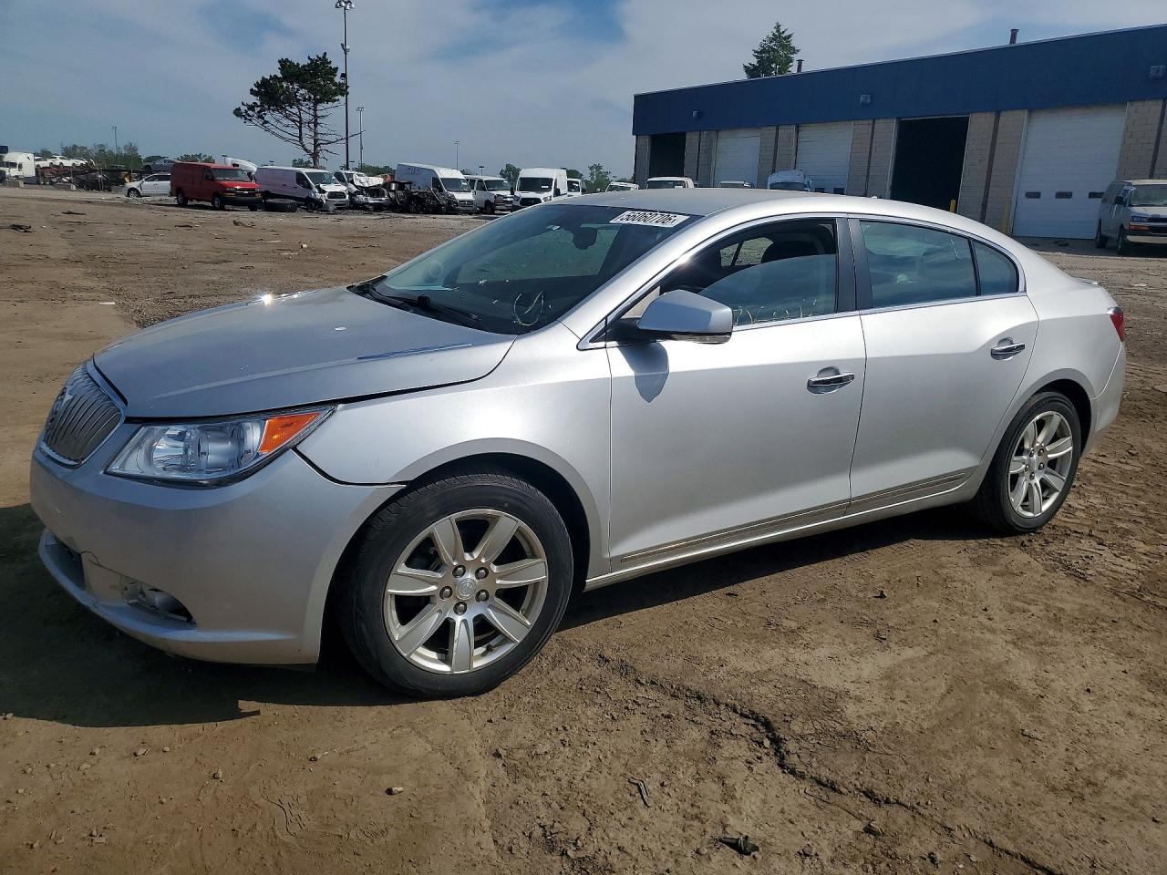 2011 Buick LaCrosse CXL, VIN 1G4GC5ED6BF268755 — Перед
