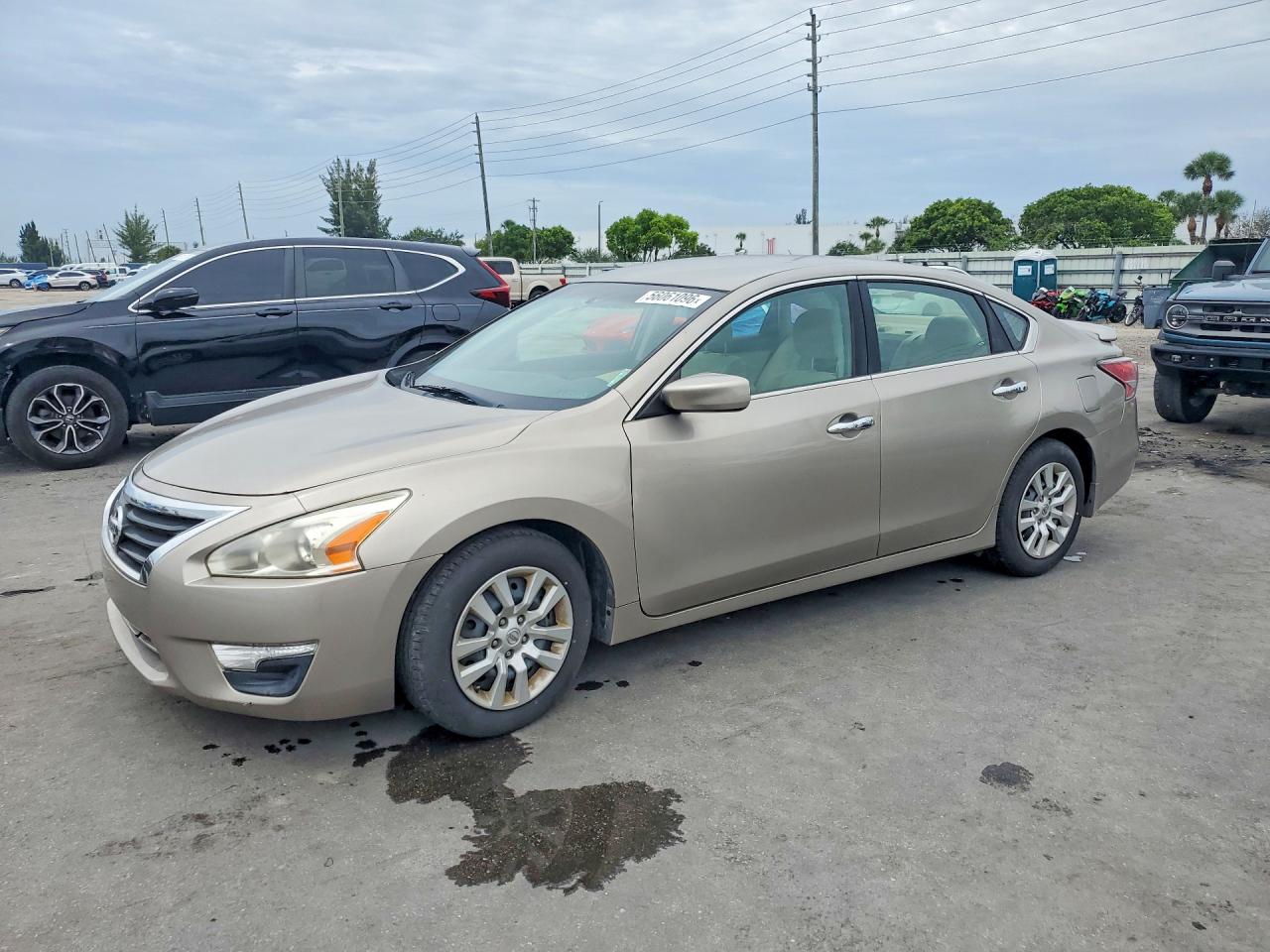 2015 Nissan Altima SV, VIN 1N4AL3AP0FC153998 — Prior damage history