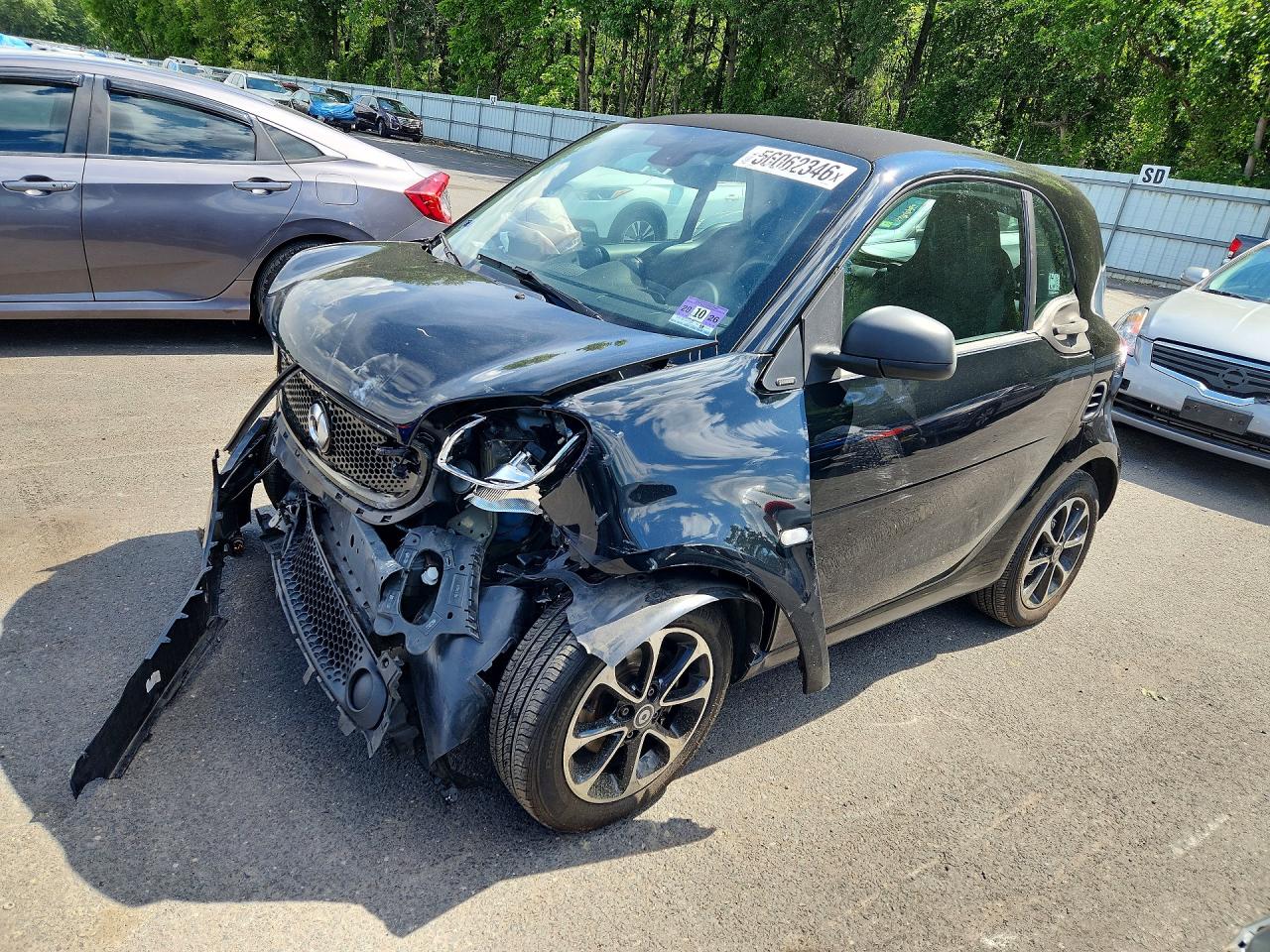 2017 Smart fortwo Pure, VIN WMEFJ5DA9HK194665 — Front end
