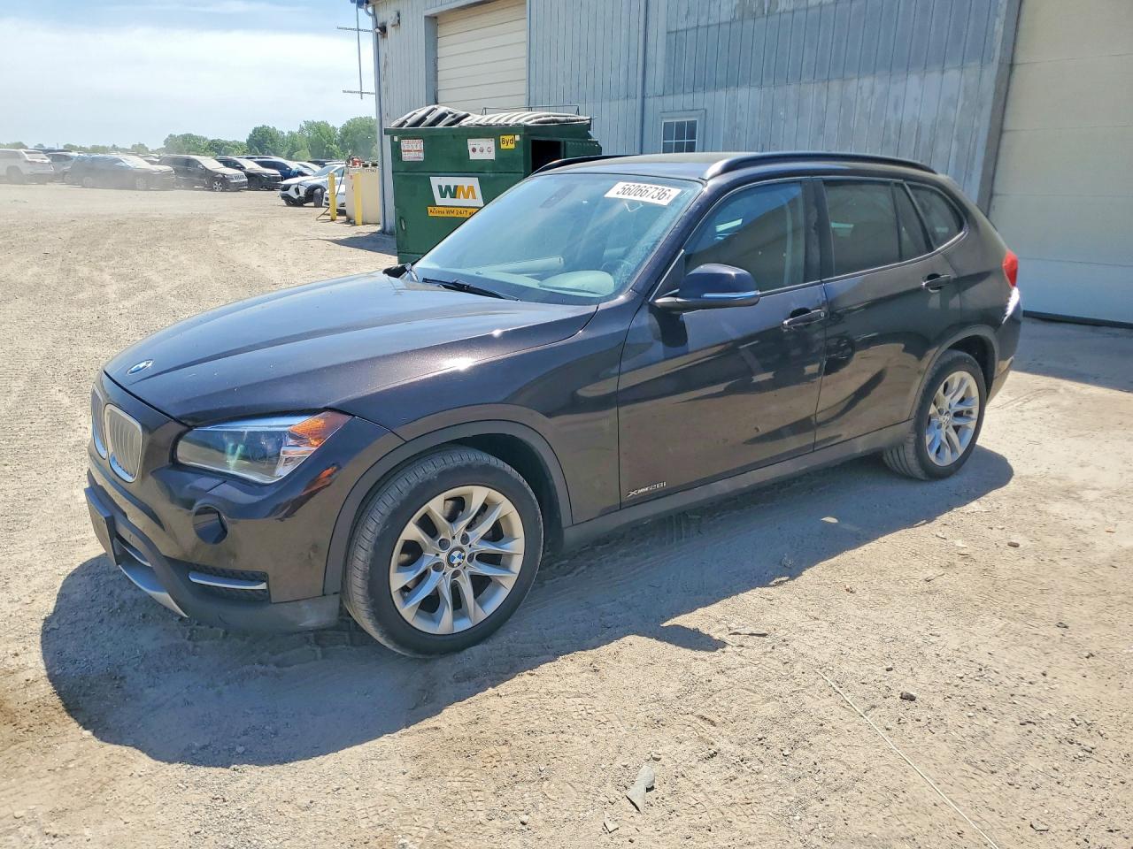 2015 BMW X1 xDrive28i, VIN WBAVL1C58FVY41552 — Rear end