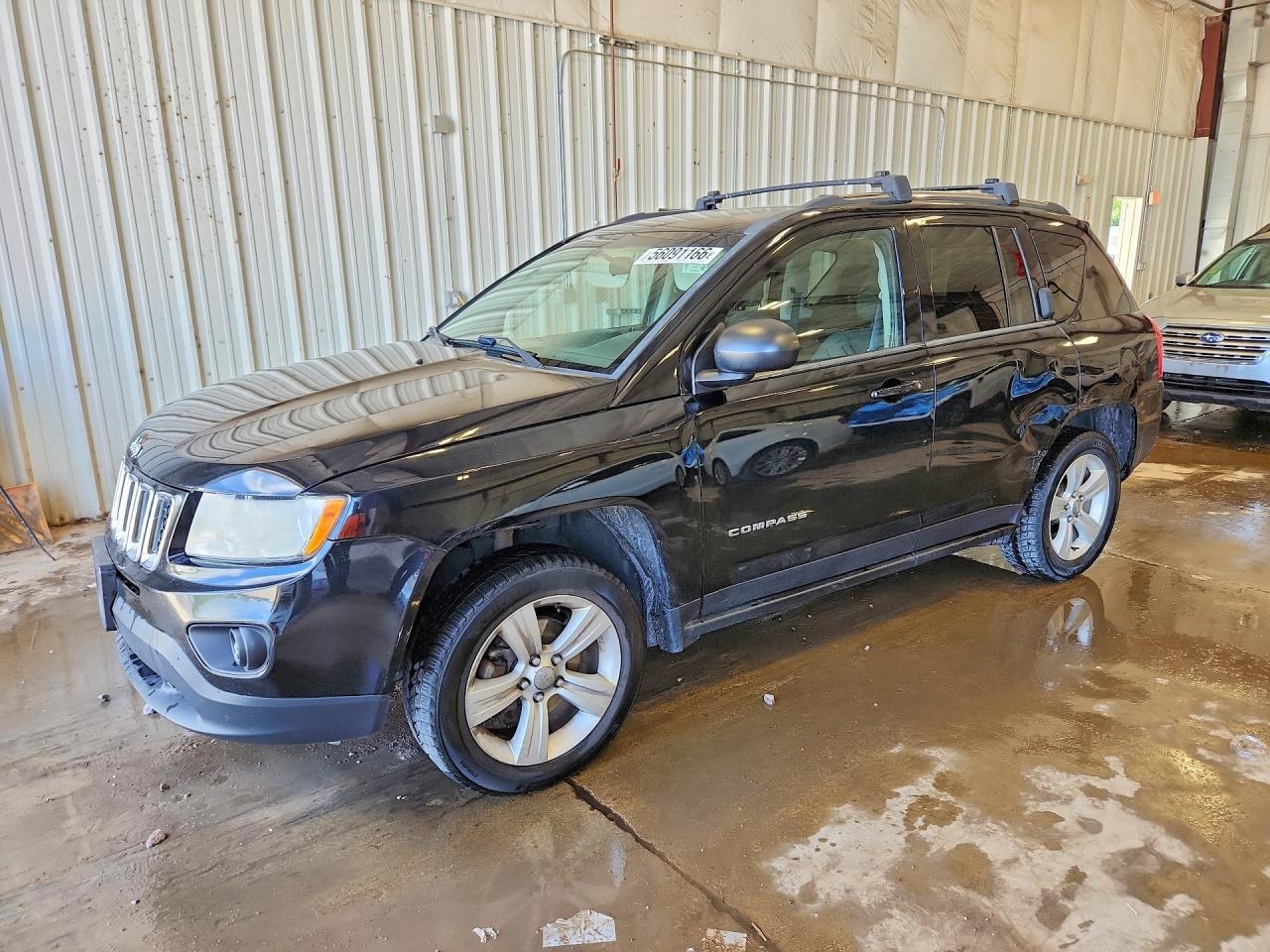 2013 Jeep Compass Sport, VIN 1C4NJDBB2DD271777 — Side