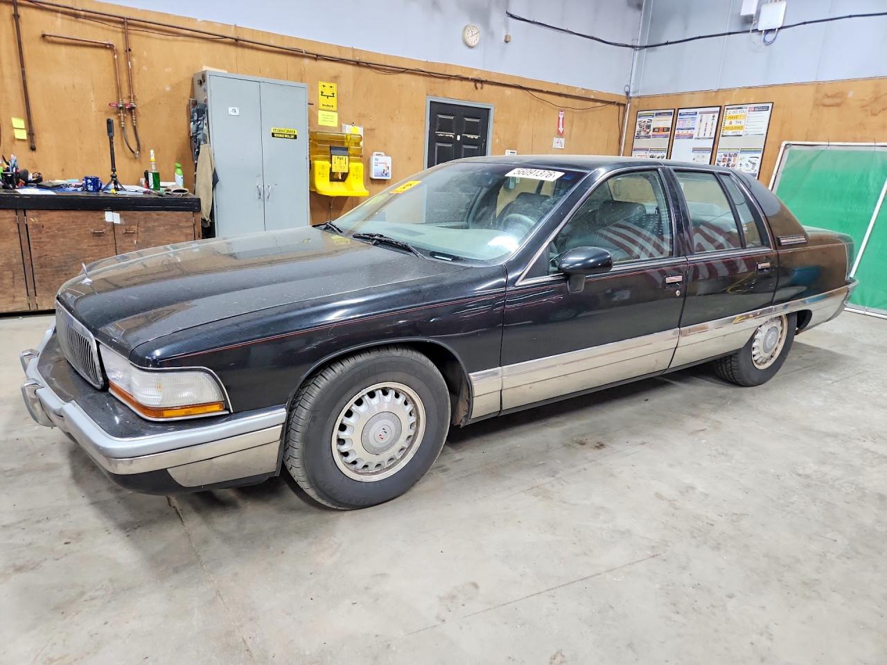 1994 Buick Roadmaster, VIN 1G4BN52P9RR427196 — Minor dents and scratches