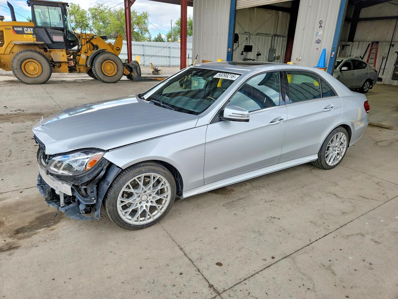2015 Mercedes-Benz E 400, VIN WDDHF6HB7FB137675 — Front end