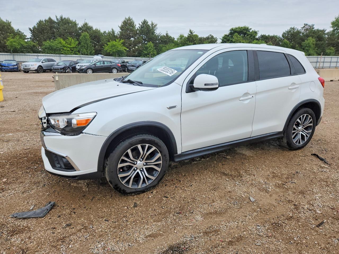 2018 Mitsubishi Outlander ES, VIN JA4AP3AU0JU022734 — Перед