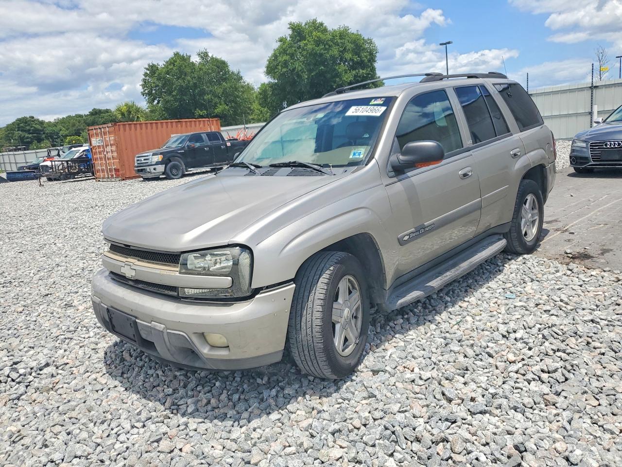 2002 Chevrolet TrailBlazer LS, VIN 1GNDS13S022263229 — Front end