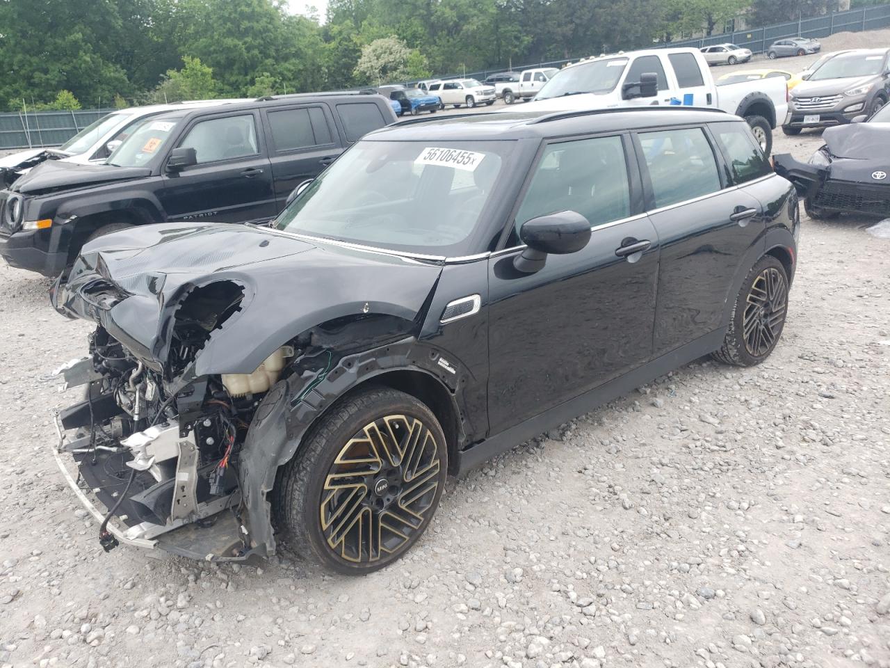 2024 MINI Clubman Cooper S, VIN WMWXJ1C06R2U80282 — Перед