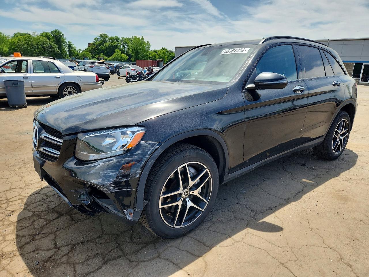 2019 Mercedes-Benz GLC 300, VIN WDC0G4KB2KV132680 — Front end