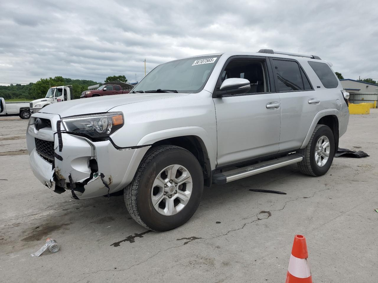 2019 Toyota 4Runner SR5, VIN JTEBU5JR2K5697597 — Front end