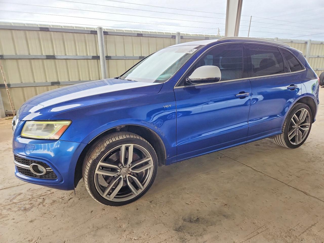 2015 Audi SQ5 Premium Plus, VIN WA1CGAFP9FA094637 — Minor dents and scratches