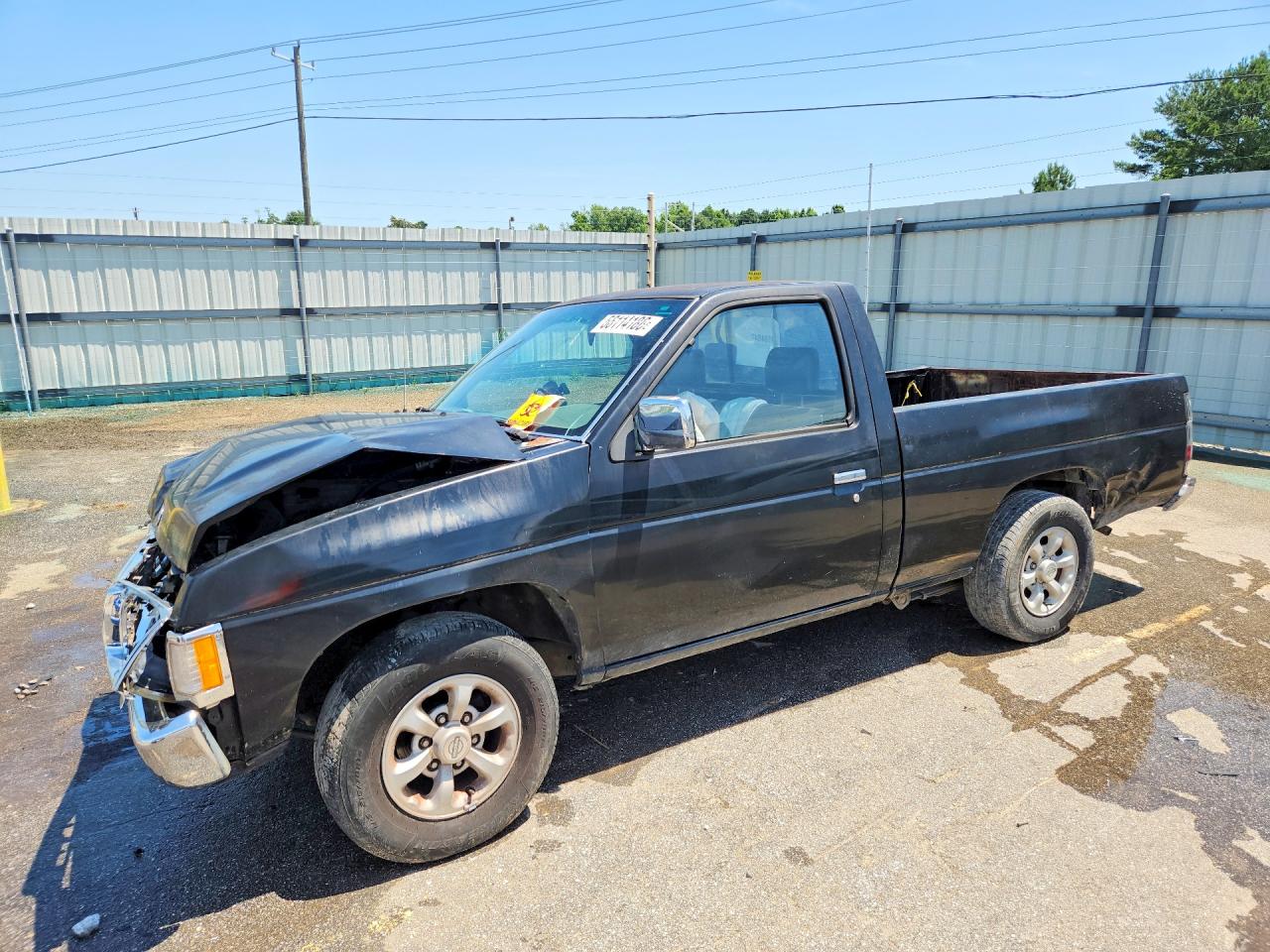 1997 Nissan Frontier XE, VIN 1N6SD11S8VC339658 — Front end