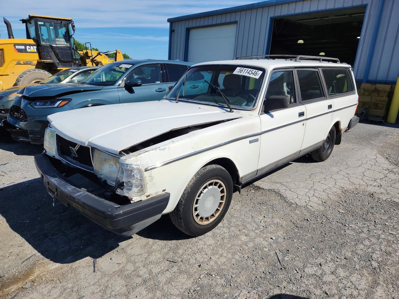 1990 Volvo 240, VIN YV1AA8856L1866925 — Front end