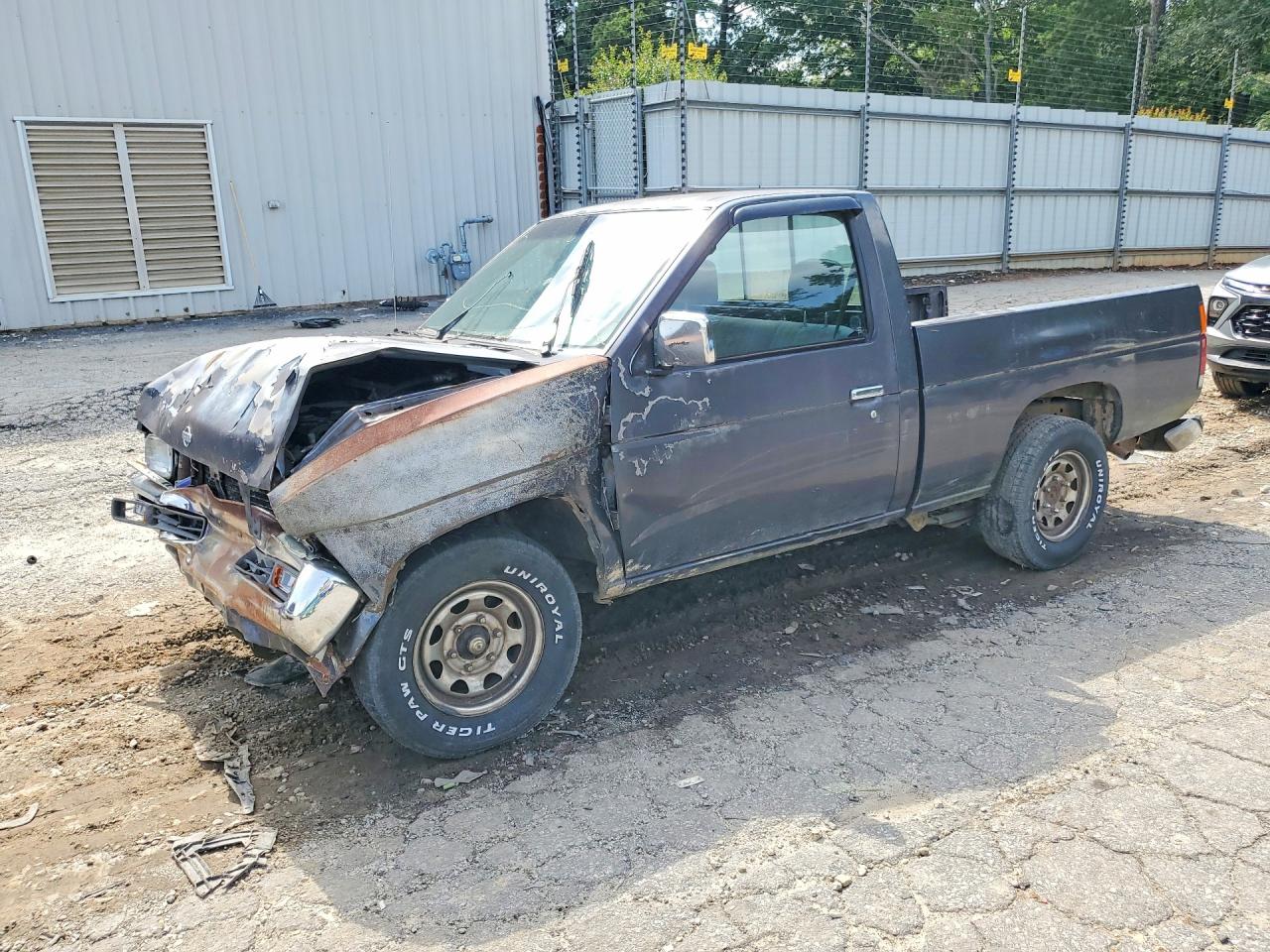 1995 Nissan Frontier, VIN 1N6SD11S2SC417069 — Front end