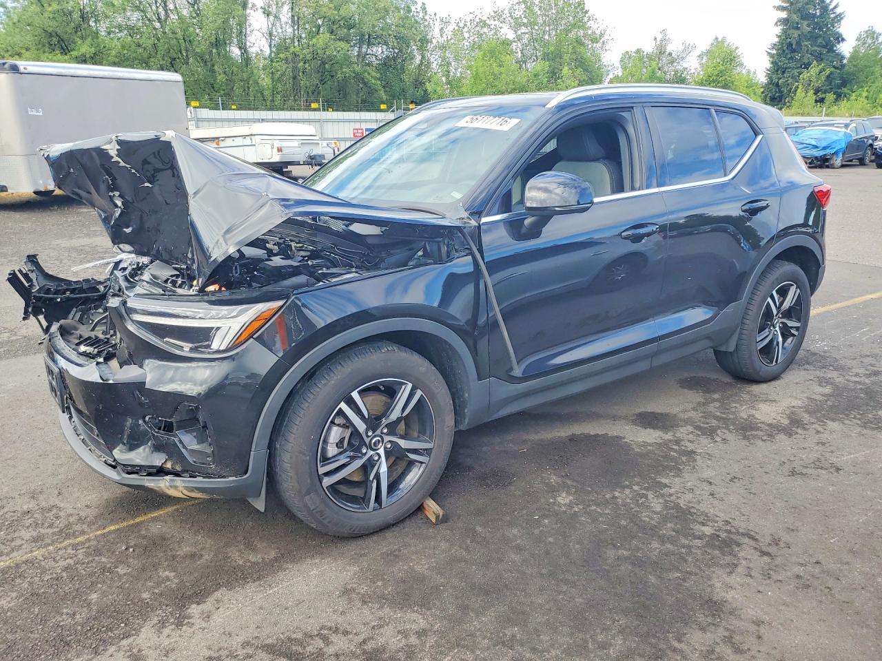 2025 Volvo XC40 Core Bright Theme, VIN YV4L12UJ4S2466110 — Front end