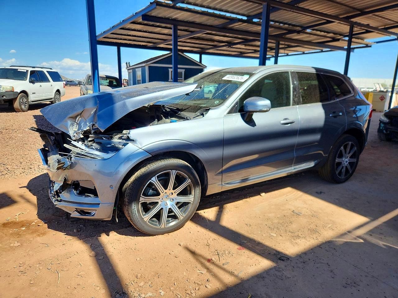 2021 Volvo XC60 Inscription, VIN YV4102DL2M1854974 — Перед