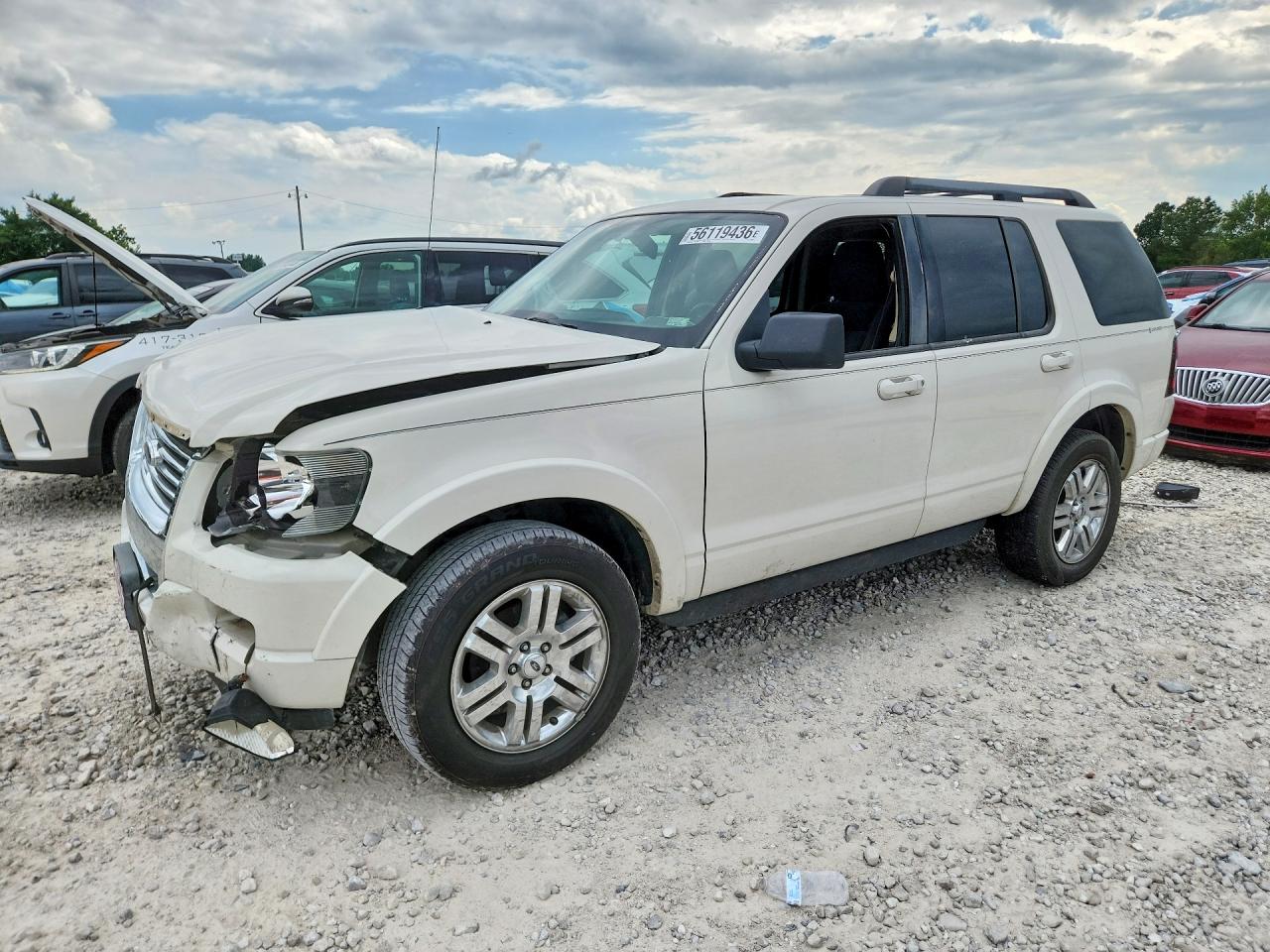 2010 Ford Explorer XLT, VIN 1FMEU6DE4AUA12192 — Перед