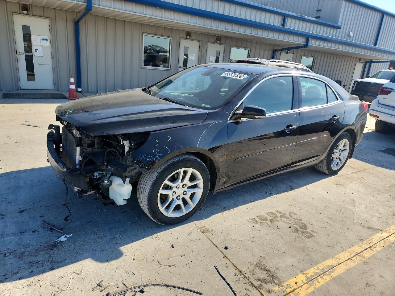 2016 Chevrolet Malibu LT, VIN 1G11C5SA8GU108165 — Front end