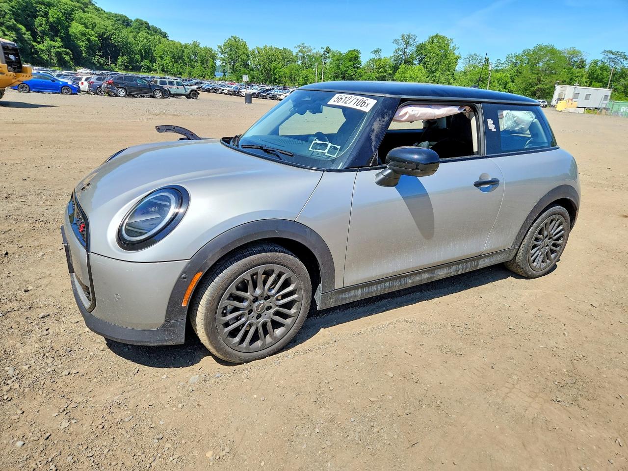 2025 MINI Hardtop Cooper S, VIN WMW23GD0XS2X13849 — Зад