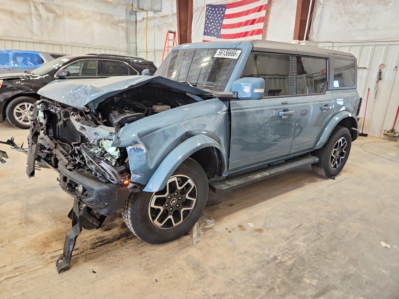 2023 Ford Bronco Outer Banks, VIN 1FMDE5BH9PLB16109 — Front end
