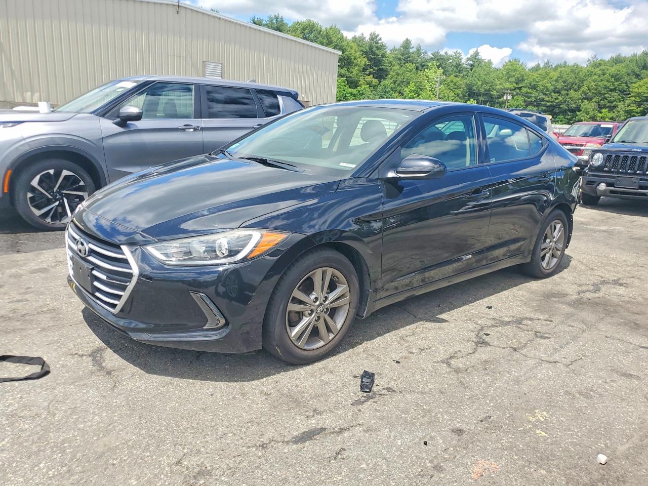 2017 Hyundai Elantra Limited, VIN 5NPD84LFXHH167515 — Rear end