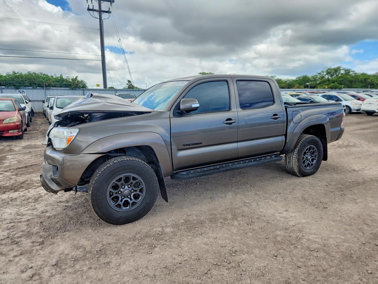 2014 Toyota Tacoma PreRunner, VIN 3TMJU4GN9EM166832 — Front end