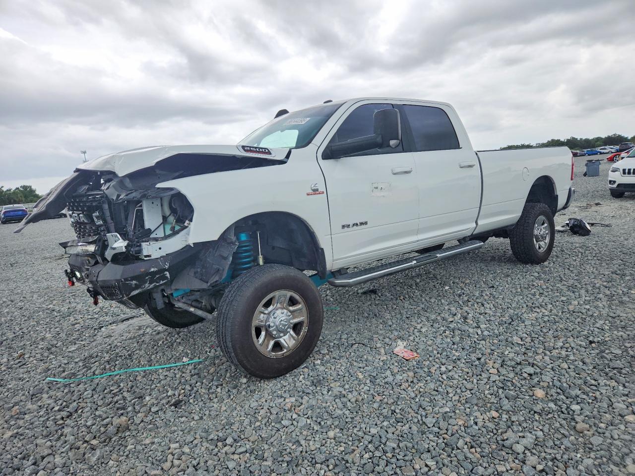 2022 Ram 2500 Big Horn, VIN 3C6UR5JL6NG296777 — Front end