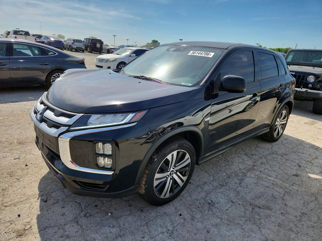 2021 Mitsubishi Outlander ES, VIN JA4ARUAU8MU030472 — Перед