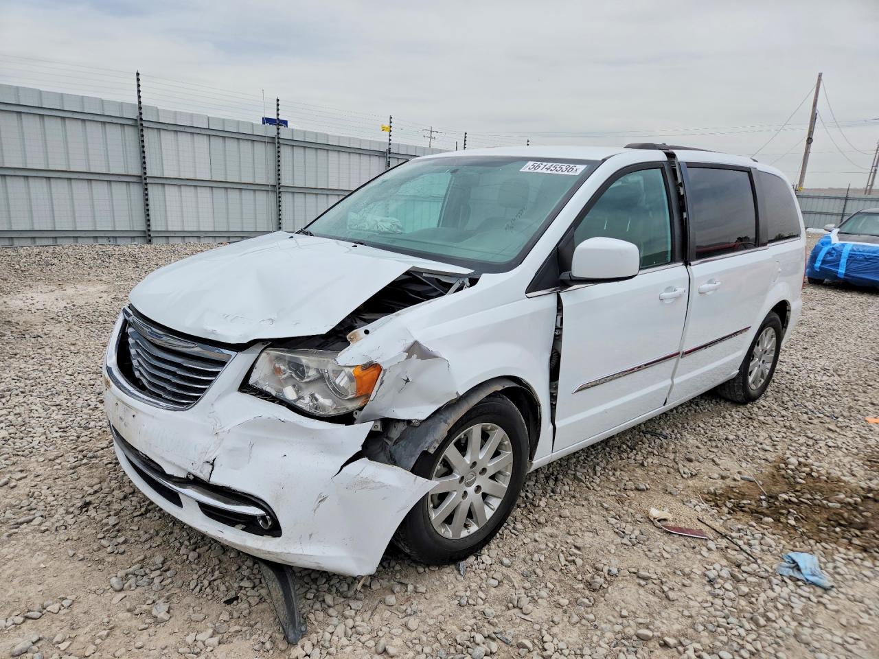 2015 Chrysler Town & Country Touring, VIN 2C4RC1BG8FR751490 — Фото с аукциона 1 of 4