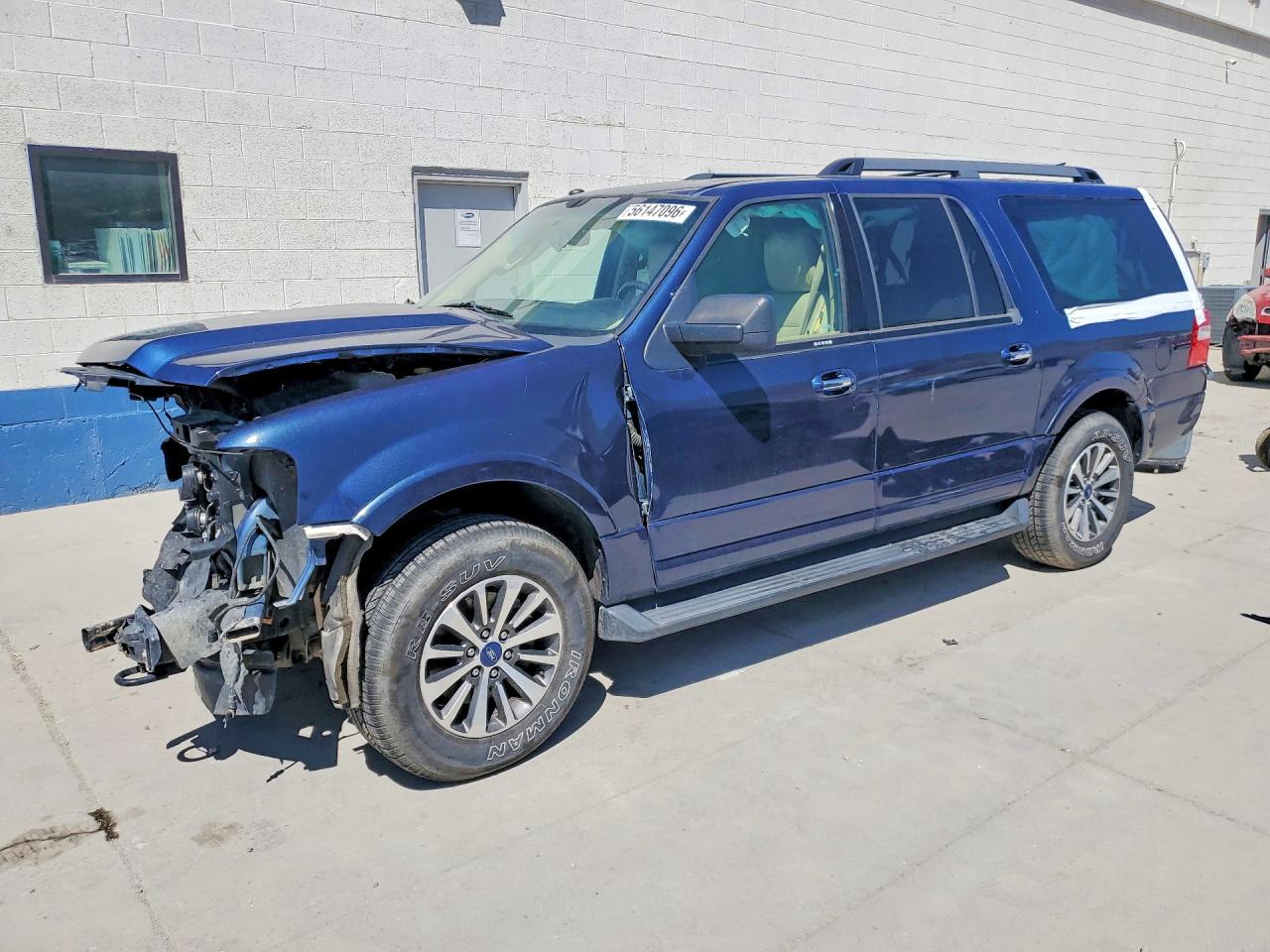 2017 Ford Expedition Max XLT, VIN 1FMJK1JT9HEA79157 — Front end