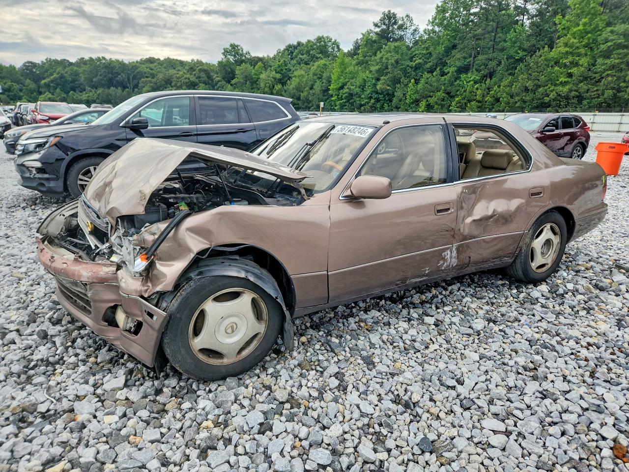 2000 Lexus LS 400, VIN JT8BH28F5Y0167275 — Front end
