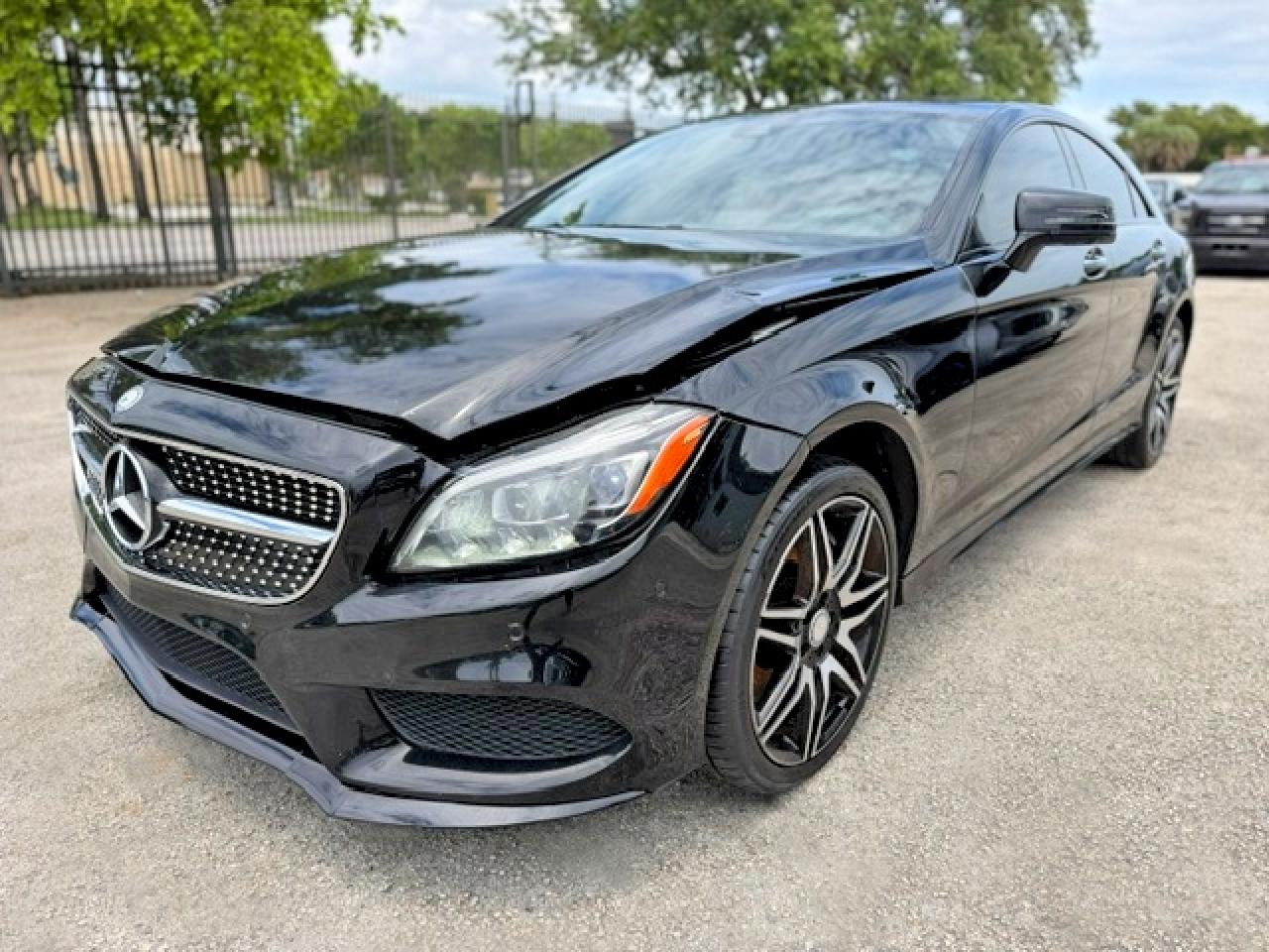 2016 Mercedes-Benz CLS 550, VIN WDDLJ7DB1GA169632 — Front end