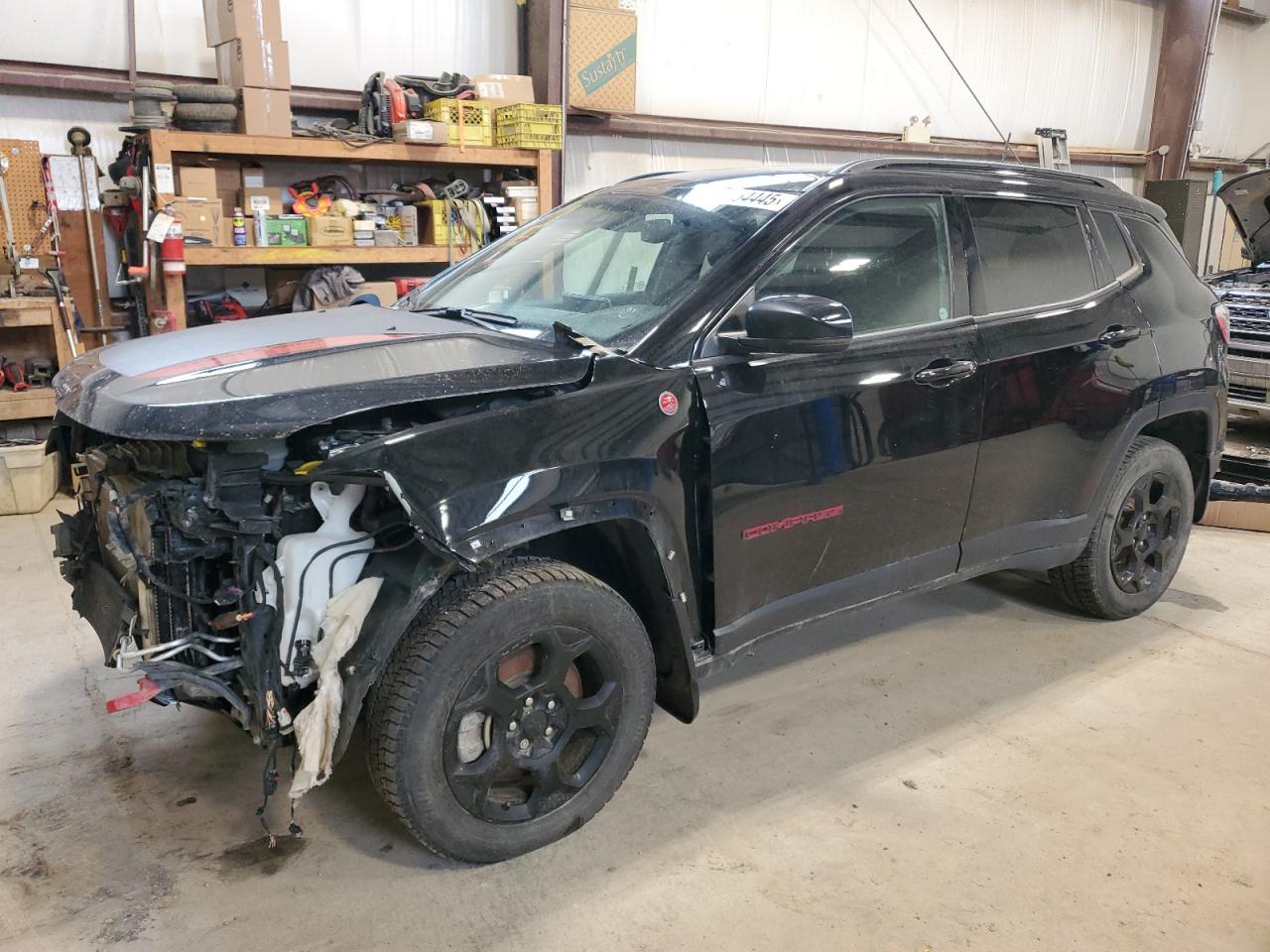 2023 Jeep Compass Trailhawk, VIN 3C4NJDDNXPT506660 — Front end