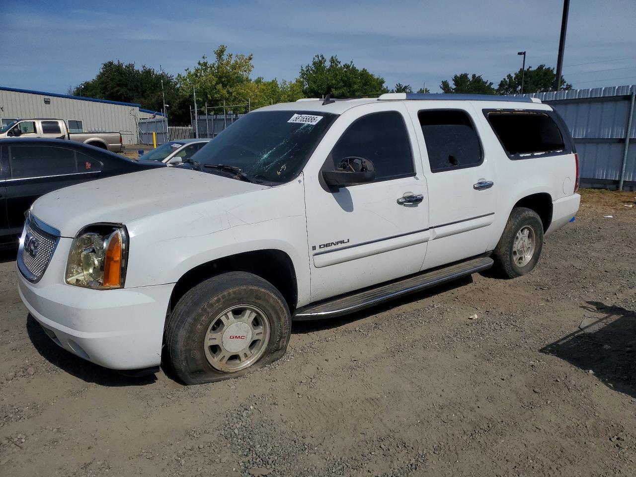 2007 GMC Yukon XL, VIN 1GKFK66837J225896 — Vandalism