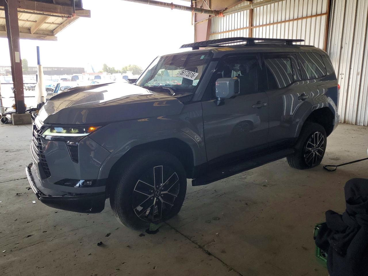 2024 Lexus GX 550 Premium+, VIN JTJTBCDX1R5019959 — Перед