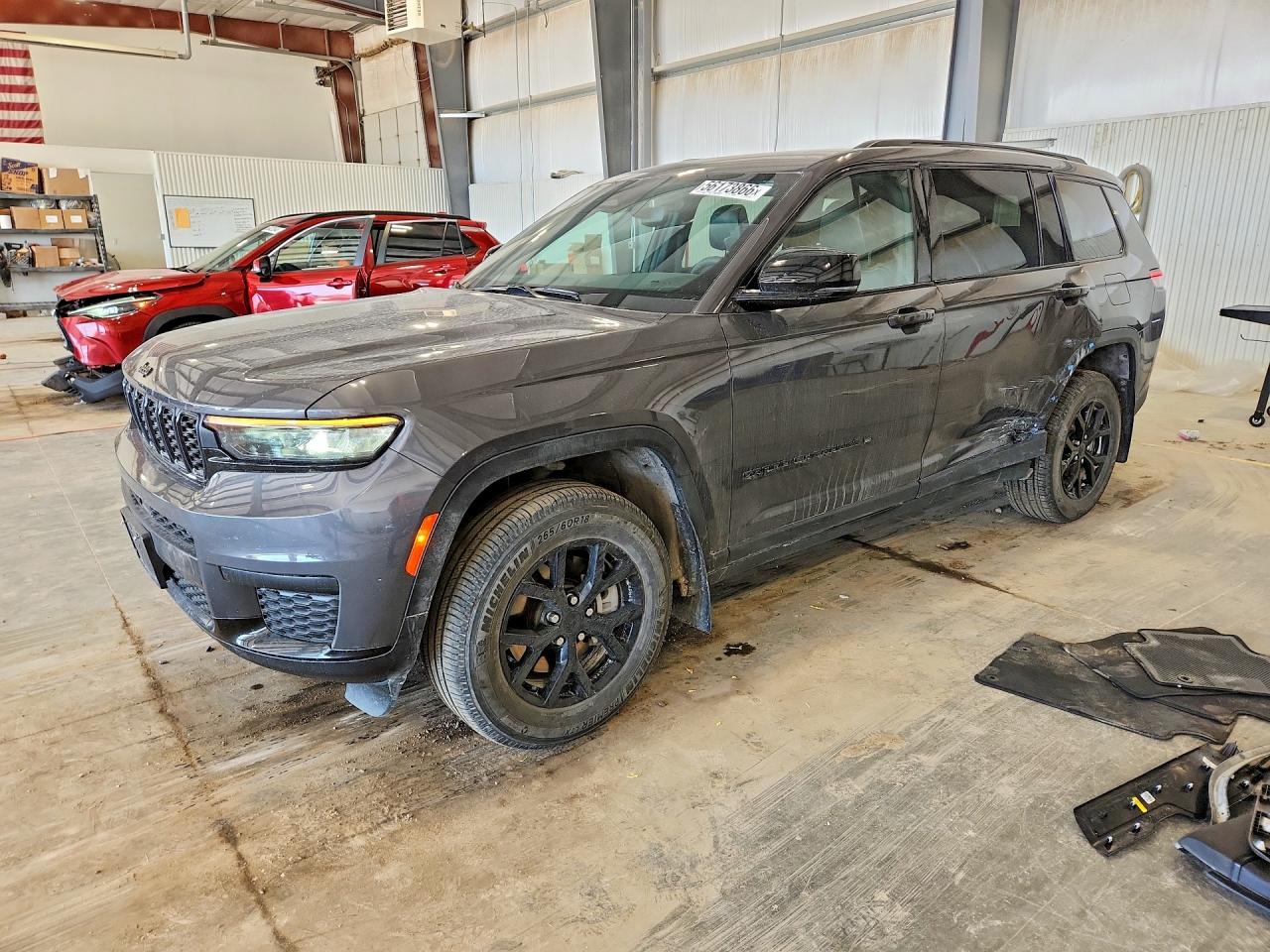 2024 Jeep Grand Cherokee Altitude, VIN 1C4RJKAG3R8623607 — Side