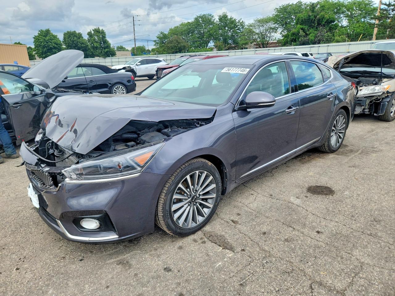 2017 Kia Cadenza Premium, VIN KNALC4J15H5058507 — Front end