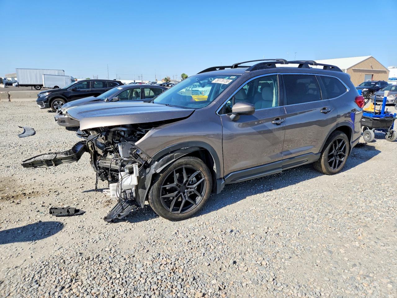2021 Subaru Ascent Premium, VIN 4S4WMAED9M3455803 — Front end